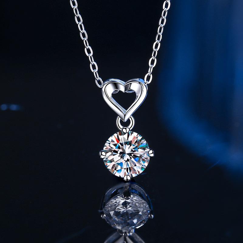 S925 Sterling Silver Classic Love Mozambican Necklace Women'S Personality Luxury Small Carat Pendant Trendy Clavicle Chain Gift