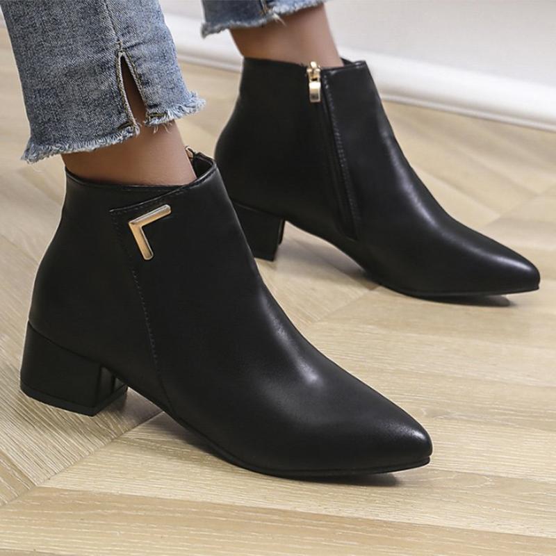 Classic Medium Heel Pu Ankle Boots Women 2025 Winter Metal Decoration Pointed Toe Chelsea Boots Winter Driving Shoes Plus Size