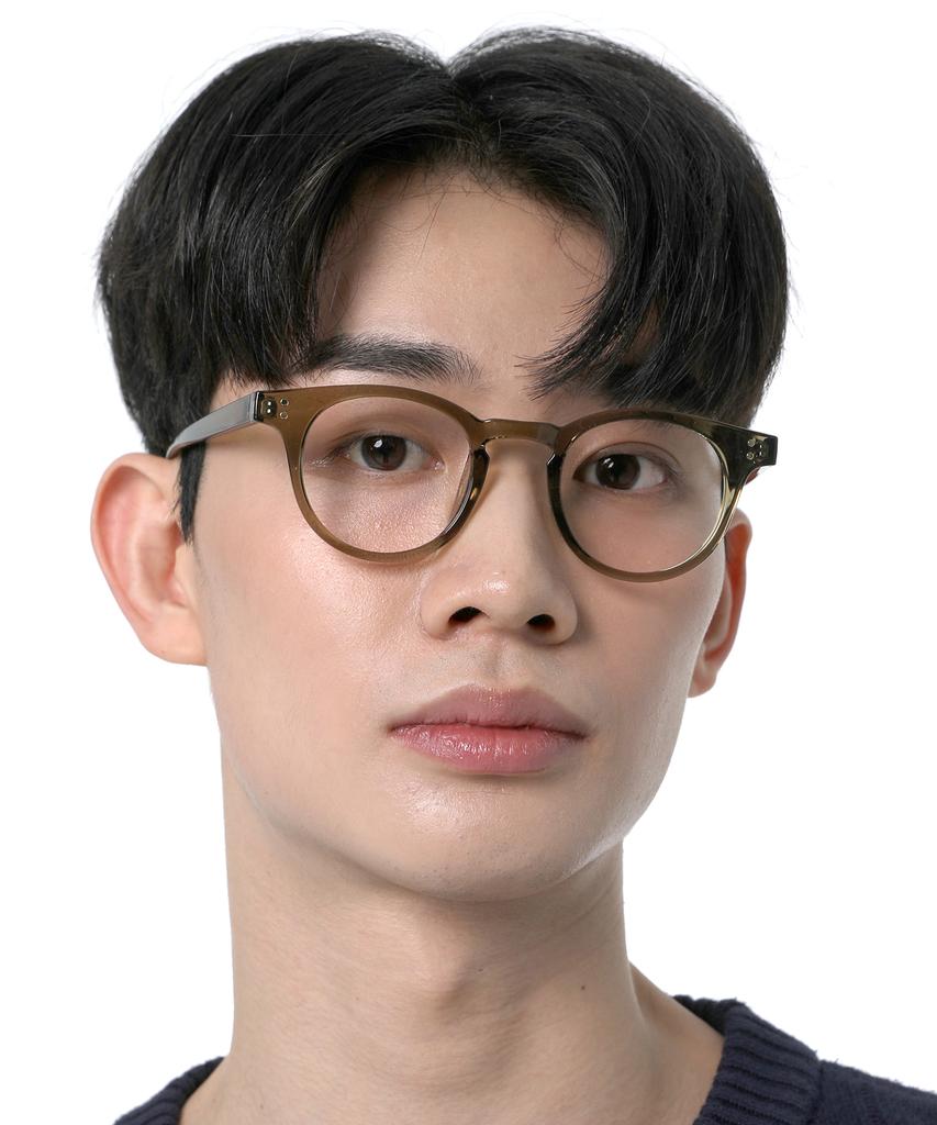 Eseubika Sbka Icon-C03 Blue Light Blocking Horn-Rimmed Glasses
