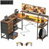 Tavolo da Gioco Scrivania a L con Connessione di Alimentazione Illuminazione LED 4 Cassetti Supporto Monitor 155x110x91.4 cm Marrone