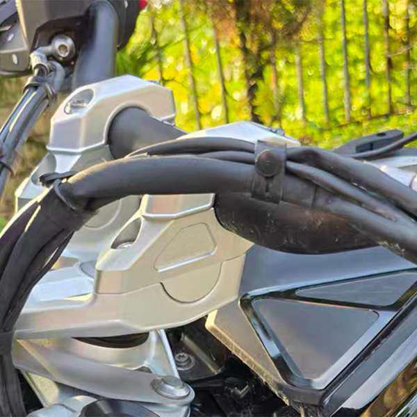 Silberne Aluminiumlegierung Motorrad-Lenkererhöhungen für BMW R1300G (1 Paar)