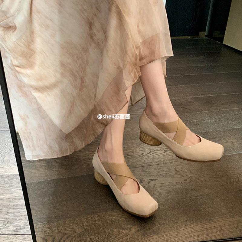 Leather fairy ballet shoes wear light mouth single shoes female French high heel thick heel pig nose retro Mary Jane shoes