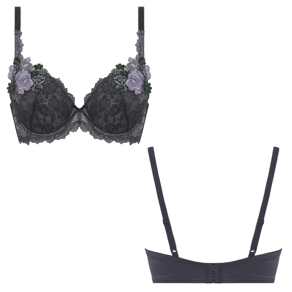 Triumph Premium Red Label 0079 M001 Size C65 Bra, (Beige),