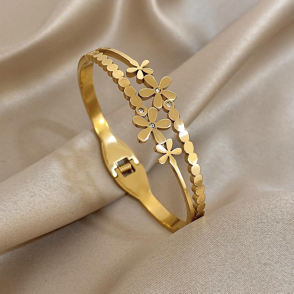 Greatera Edelstahl Doppelblumen Armreif Armband für Frauen Goldfarben Metall Floral Armbänder Wasserdicht Partyschmuck