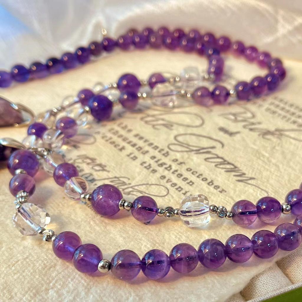 Wisiorek z naturalnego ametystu w kolorze lawendowym, vintage, z koralikami, na łańcuszku do obojczyków