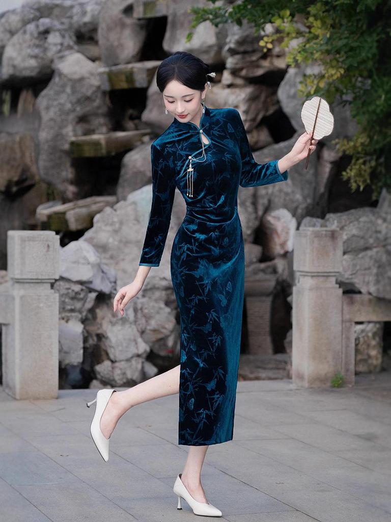 Velvet Long-Sleeve Cheongsam: Modern Shanghai Slimming Dress