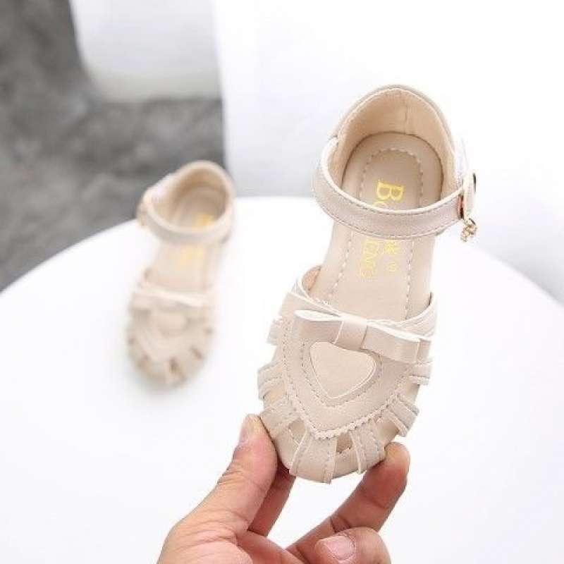 2025 summer new baotou children's shoes princess shoes girls sandals medium and small children soft-soled baby non-slip beach shoes