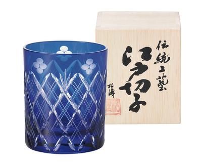Edo Kiriko Sklenený pohár na whisky 250 ml Lazúrová modrá Malý kvet Meč Yarai Erb (V drevenej krabici) Vyrobené v Japonsku 223526