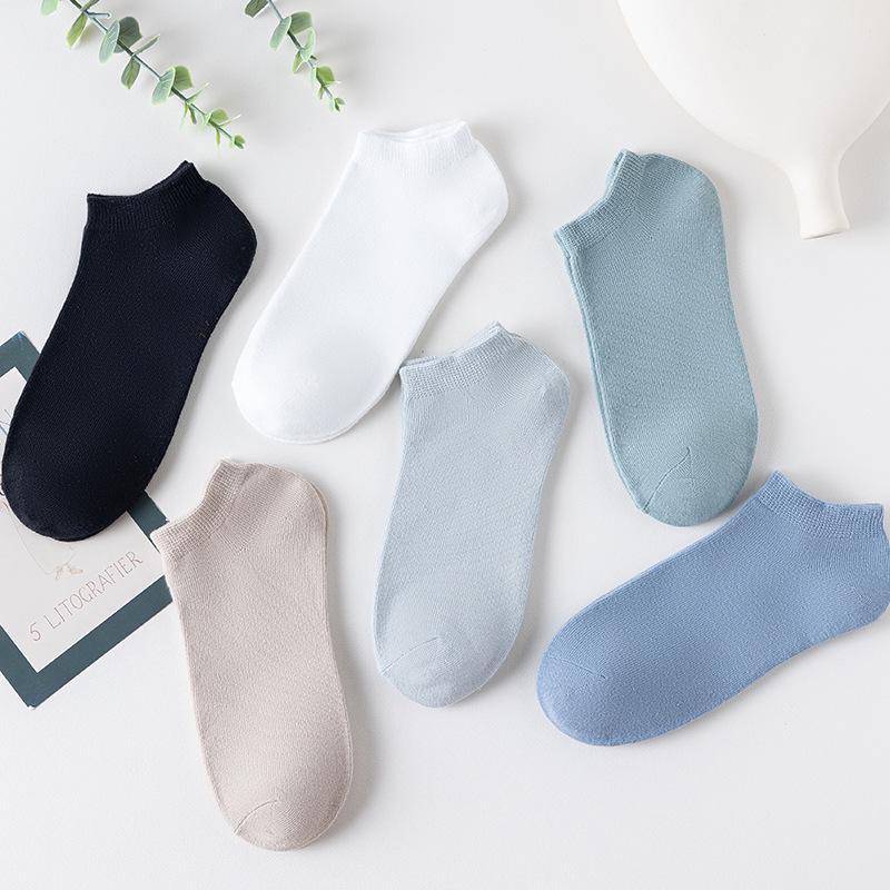 Men's Casual Cotton Ankle Socks: All-Season, Solid Colors, Sweat-Absorbent, Breathable, Non-Slip, Invisible.