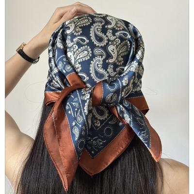 Luxus Damen Paisley Muster Quadratischer Hijab Schal Weiche Satinsilberähnliche Kleine Hals 70*70cm Schal Stilvoller Lässiger Kopftuch