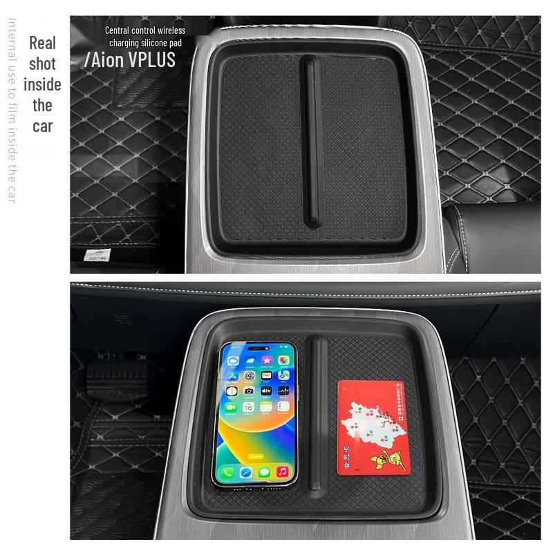 Aion VPLUS 23-24 Încărcător Wireless Consola Centrală Pad Siliconic: Depozitare interioară auto antiderapantă.