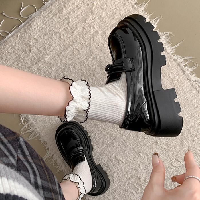 Fekete brit stílusú retro sokoldalú szoknyával platform kis bőr cipő női 2025 új tavaszi és őszi egypedálos mokaszinok