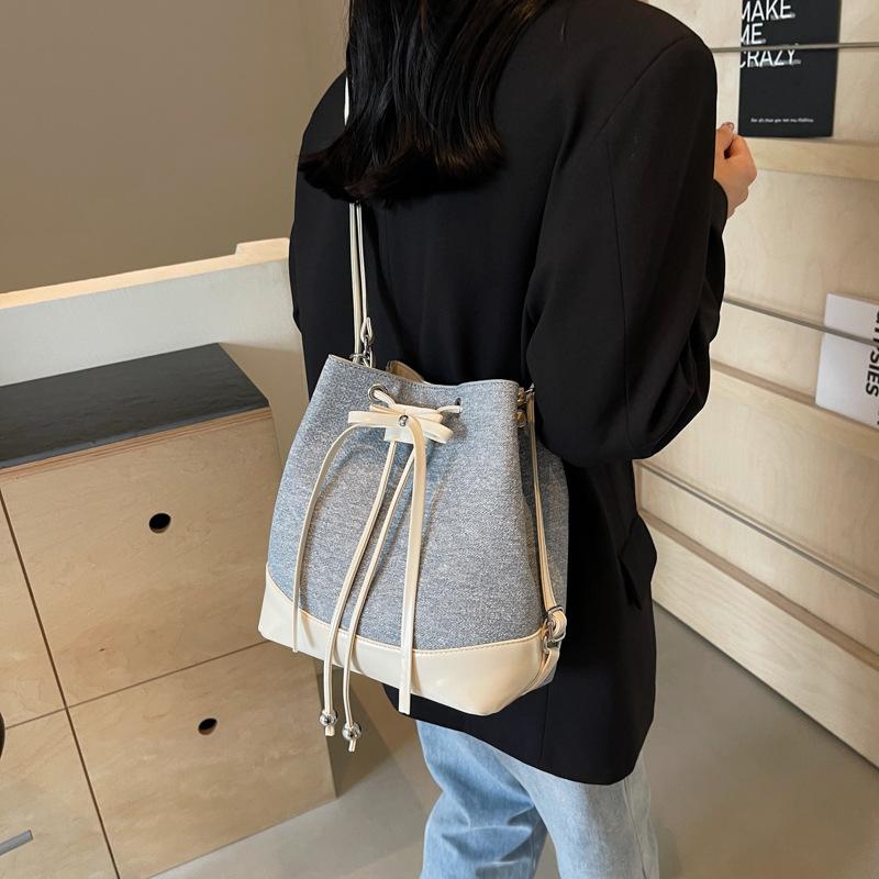 Premium Bundle Mouth Bucket Bag Women's 2025 New Trendy Fashion Backpack Niche Simple Casual Oblique Span Women's Bag