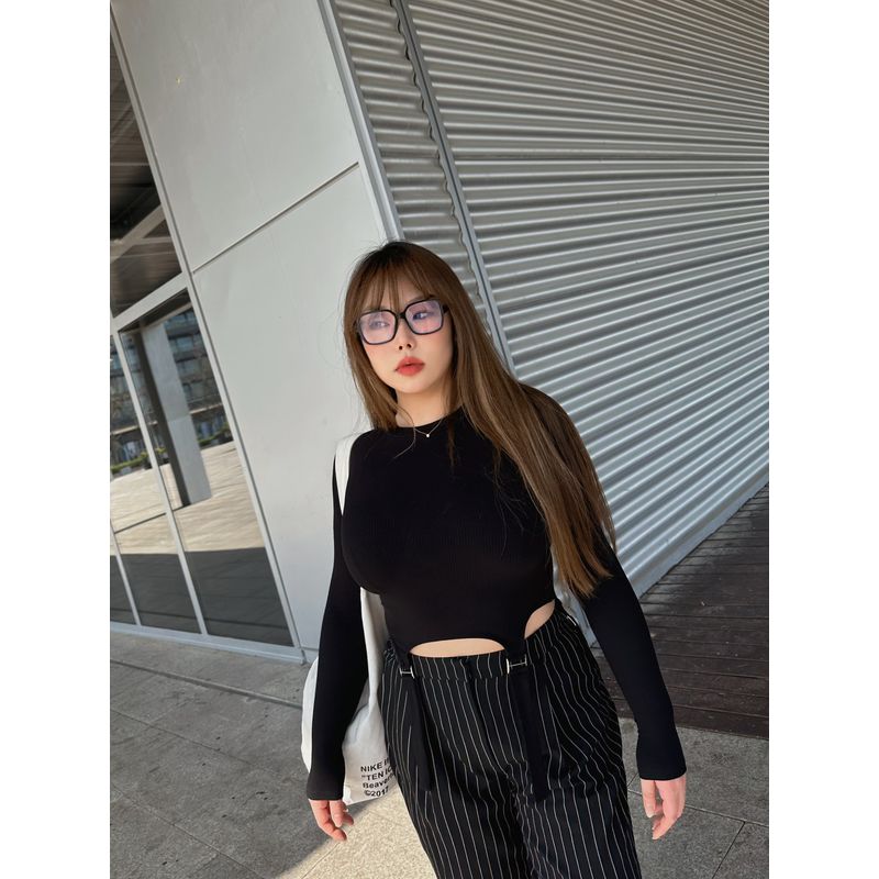 

Miss Biggie European and American Plus size Slimming Slim fit Versatile BUCKLE Detail round Neck Long sleeve Knit t-shirt Black XXL