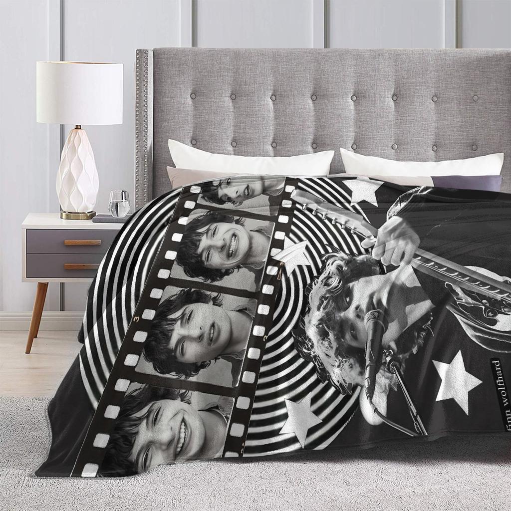 Finn Wolfhard Flanelldecke Winter Warm Weich Überwurf für Mädchen Jungen Sofa Sessel Grafik Tagesdecke Sofa Bettbezug