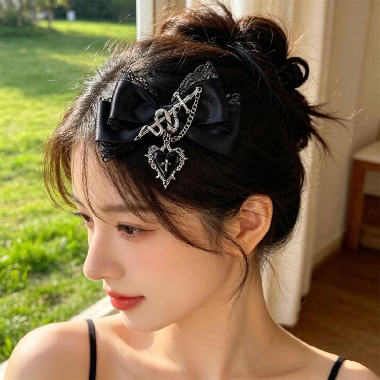 Fermaglio per capelli con design a catena a forma di cuore e fiocco, Barretta in pizzo punk per donna/ragazza, per abbigliamento casual e formale, Accessorio per capelli anime, 2 Pezzi
