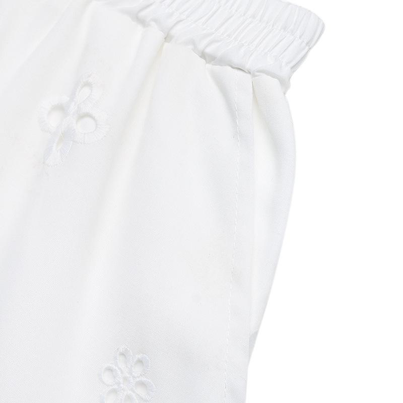New Holiday Style Four-Leaf Clover Embroidered Lace Patchwork White Women's Shorts