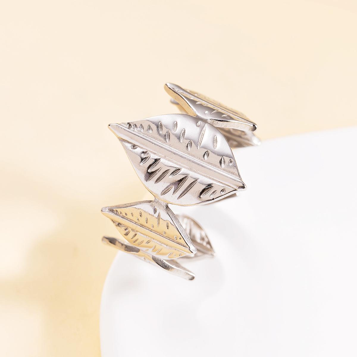 Chic Cross-Border Style Wide Leaf Stainless Steel Ring, Retro Open Design, Vacuum Plated in 18K Gold