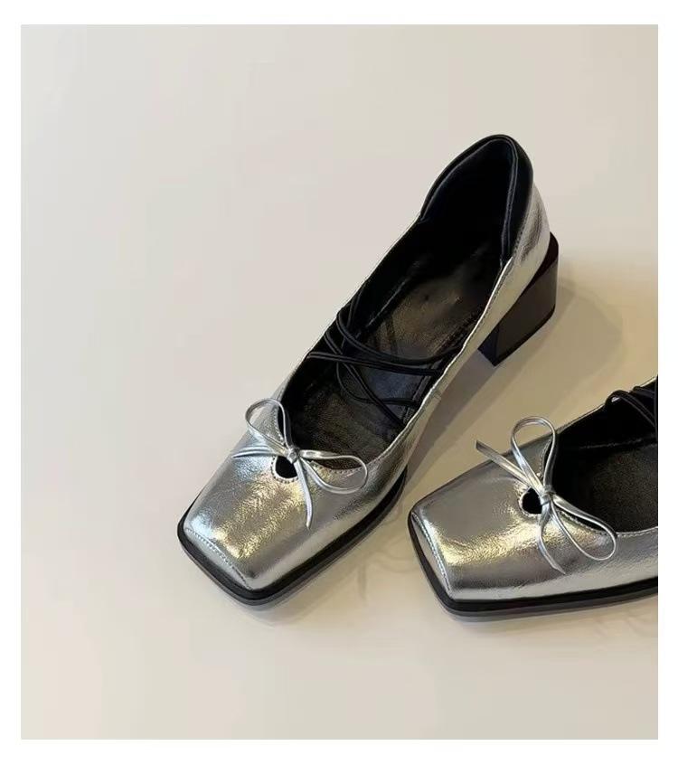 

Square head 2025 spring and autumn new single shoes women s thick heel pig nose leather bow middle heel ballet shoes 40