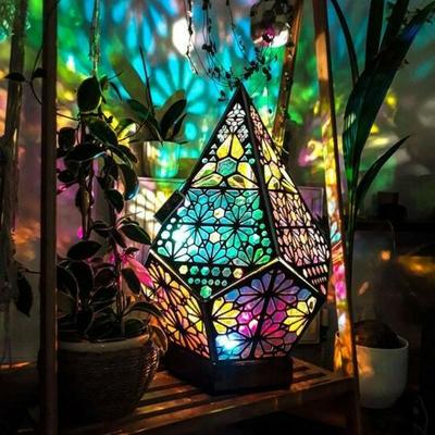 Böhmische Diamant Stehlampe - Farbenfrohes Ausgehöhltes Design