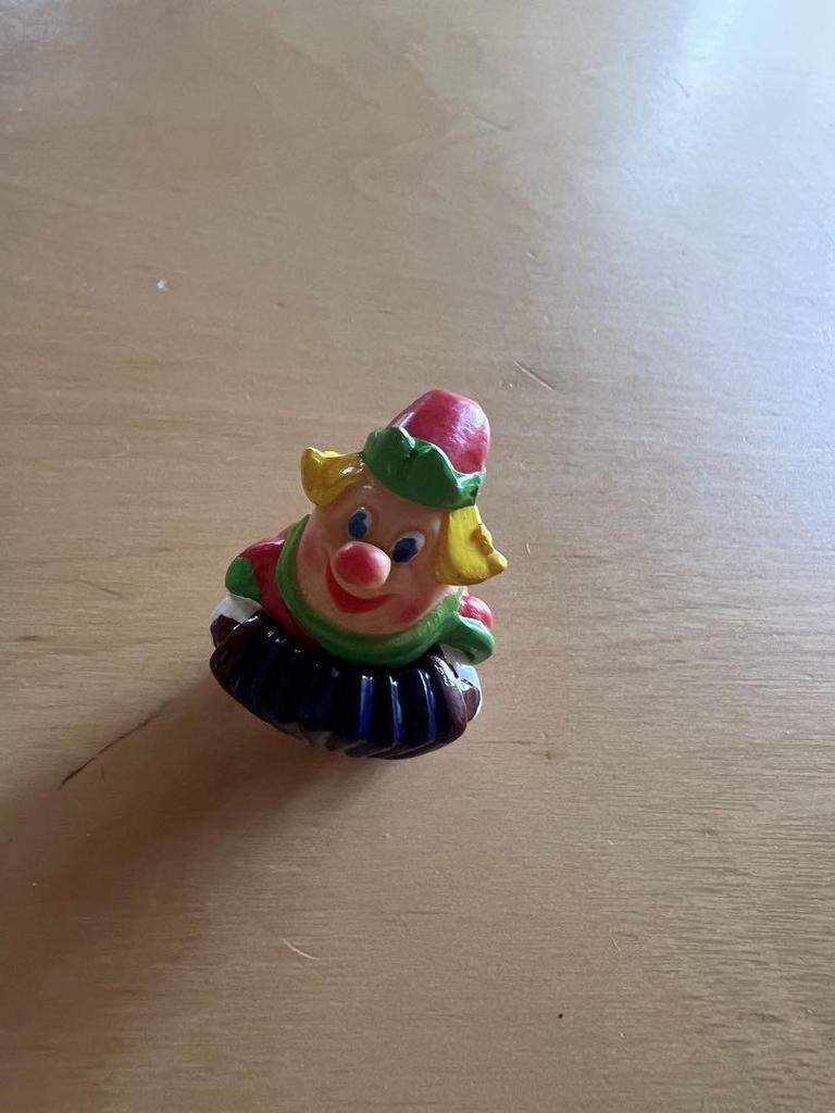 [USED] Kinder Surprise Cheburashka Not available in Japan
