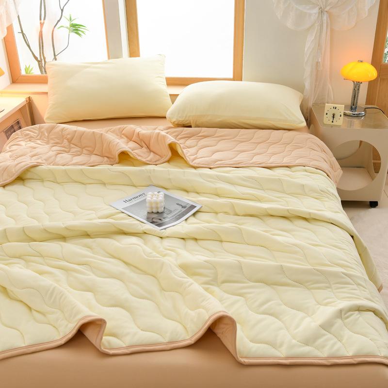 Spring Summer Thin Quilt 150X200Cm/180X200Cm Soft Lightweight Blanket Student Dormitory Cool Air Conditioning Quilt Washable