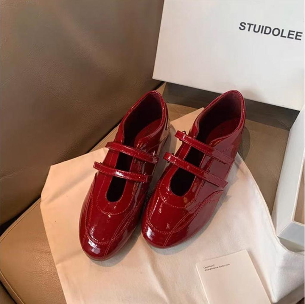 ~ Ballet style retro flat-bottomed double Velcro round head lazy casual shoes