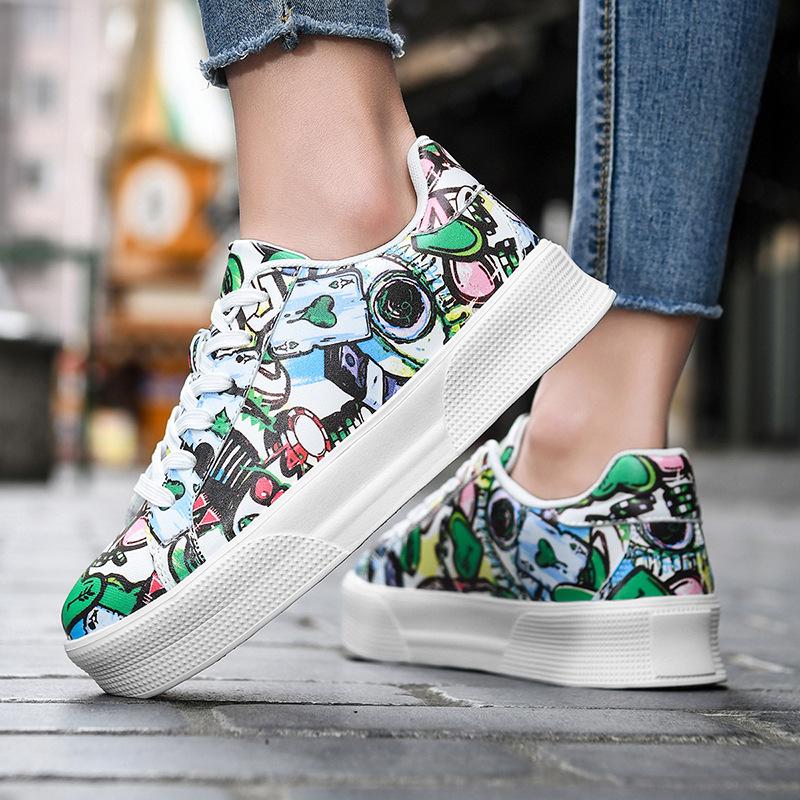 New Couple Shoes Board Shoes New Printing Embroidery Cloth Casual Shoes Low-top Soft Sole Trendy Sports Shoes