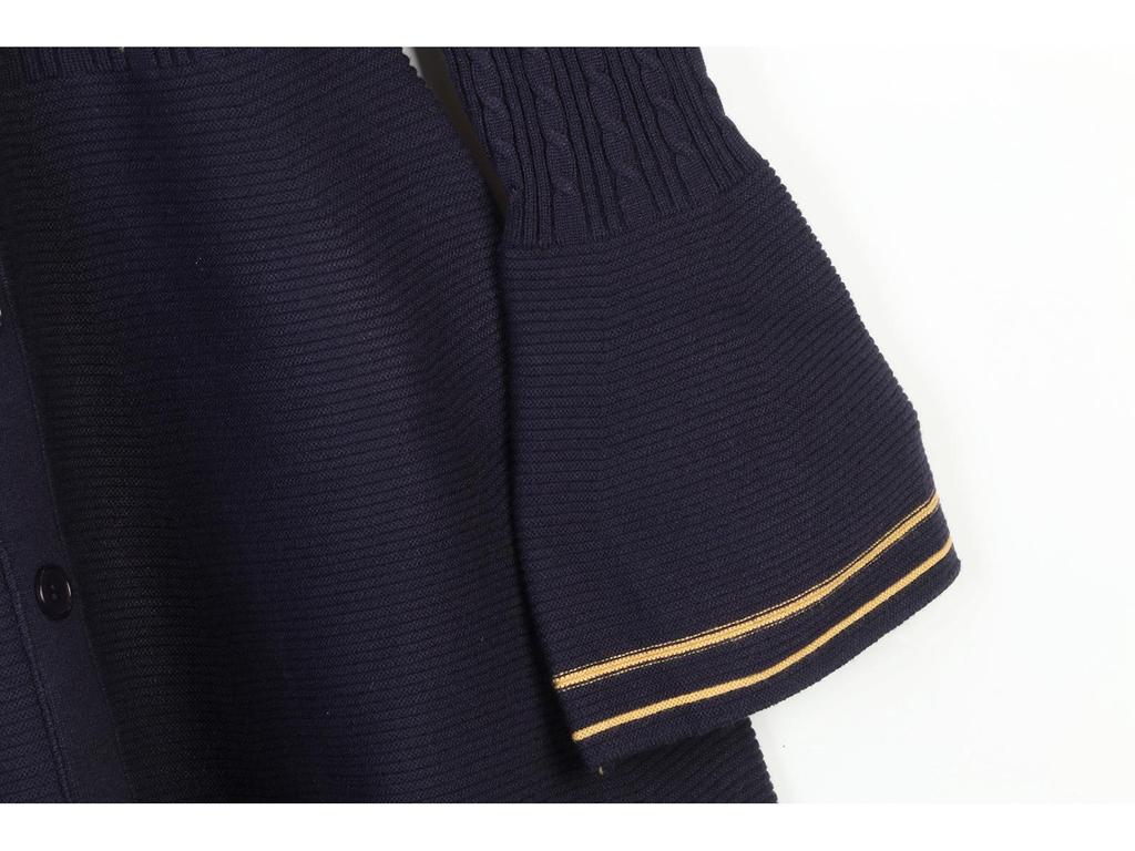 French Niche Spring/Summer 2025 V-Neck Ruffle Hem Knit Dress