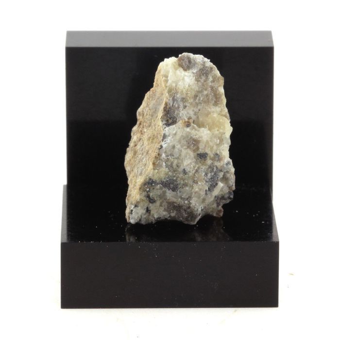 Niocalite 30.3 carats