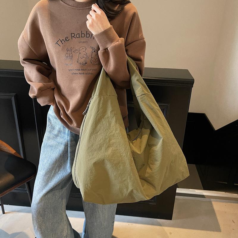 Underarm Large-capacity Bag Women's 2025 New Fashion Casual Niche Design Shoulder Bag Simple Personalized Tote Bag