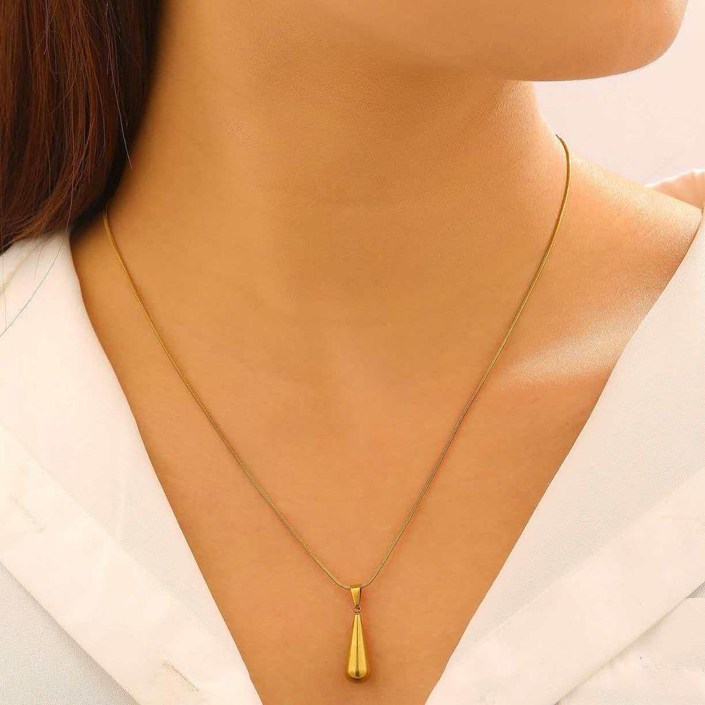 Sophisticated Water Drop Pendant Necklace - Stainless Steel Luxury for Women