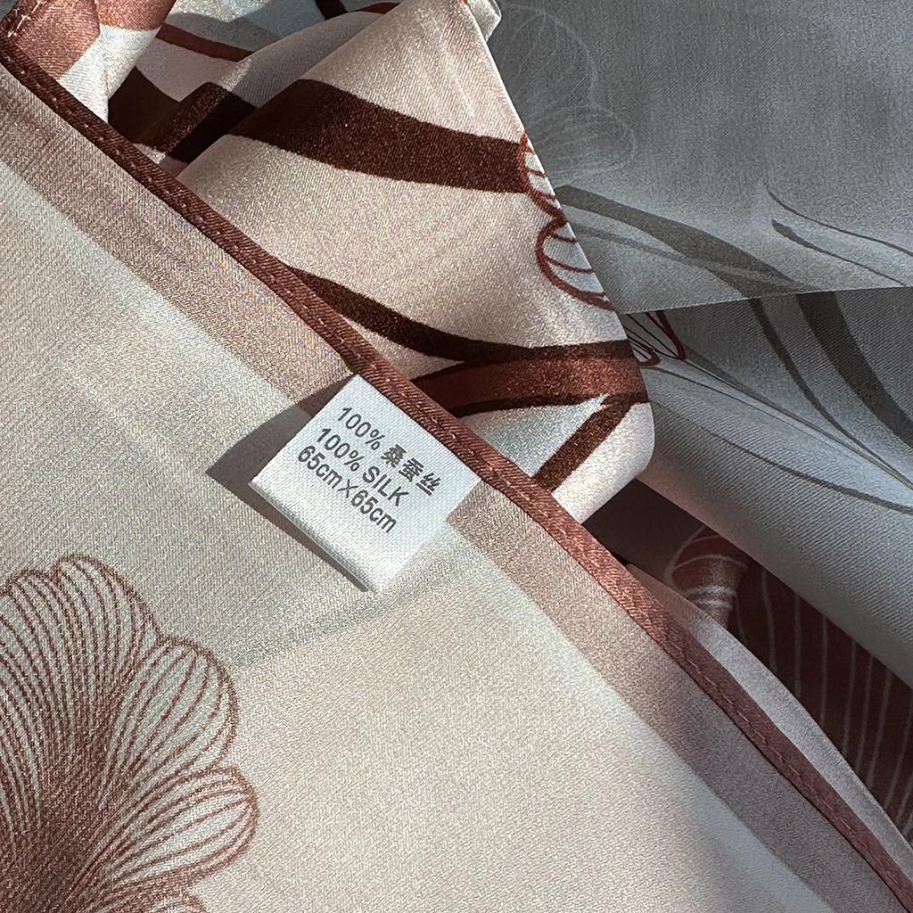 16 New silk silk scarves women's fashion small square scarves summer thin 111 mulberry silk high-end neck scarf