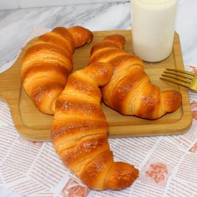 Simulación Pan Artificio Croissant Falso Pan Modelo de Comida Falso Croissant Decoración del Hogar Escaparate de Pastelería Accesorios para Fotografía