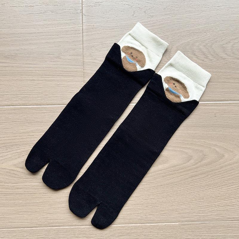 

Cute Cartoon Two-toed Socks - Trendy Children s Style for Autumn and Winter. Anti-odor and Sweat-absorbing Multi-toe Socks with Long Thumbs. 1 pair