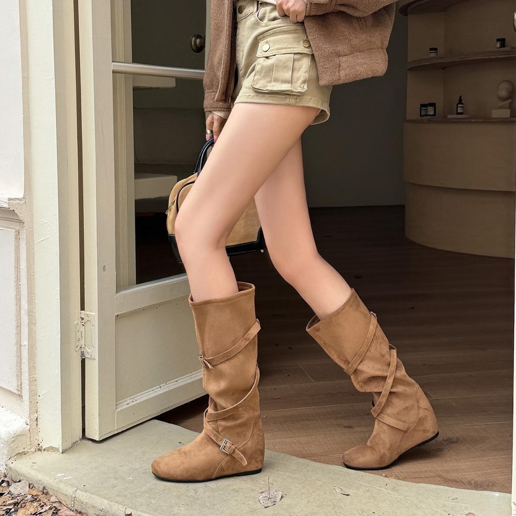 Inner heightening pleated stacking boots women's 2025 autumn and winter new cross buckle belt medium and high western boots long boots knight boots