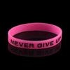 Die Dunkel leuchtenden Gummiarmbänder Never Give Up Armband Silikon Schweißband Basketball Handgelenkband