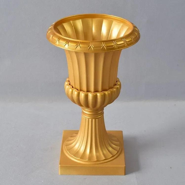 Vasi in Plastica Dorata di Grandi Dimensioni Decorazioni per Feste Ornamenti Sfondo Originale per Celebrazioni Matrimoniali