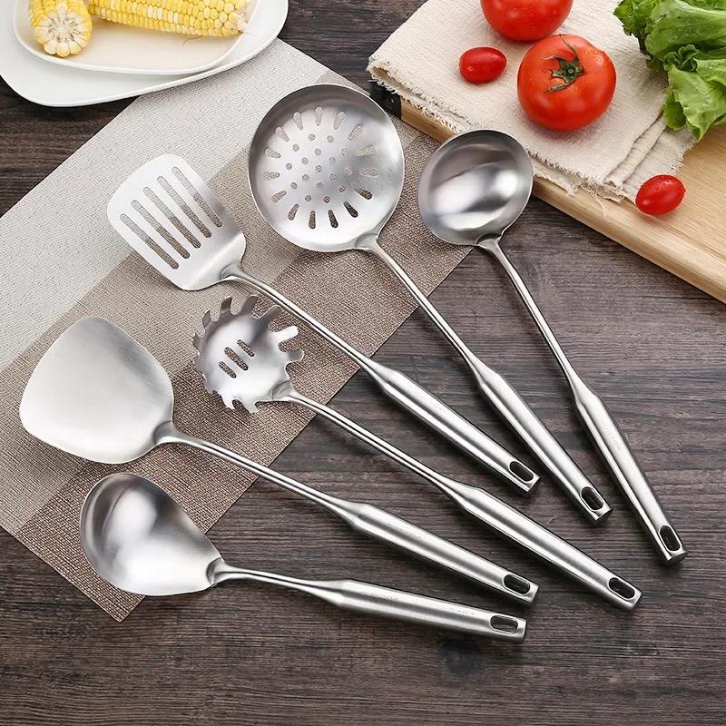 Kitchen Cooking Stainless Steel Spatula, Soup Spoon, Large Colander, Scooped Hollow Handle Cooking Shovel, 1Pc