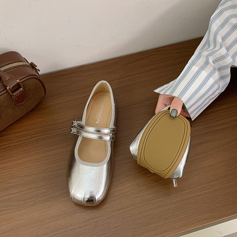 French inner height increase Mary Jane shoes women's 2025 spring and autumn new square head shallow mouth word belt with skirt temperament single shoe