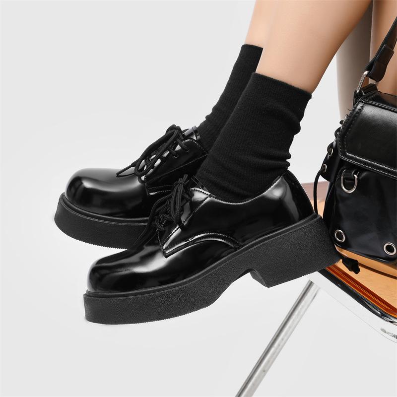 

New men s couple casual big head bright leather shoes low top thick sole heightening men s shoes Z102 44 чорний