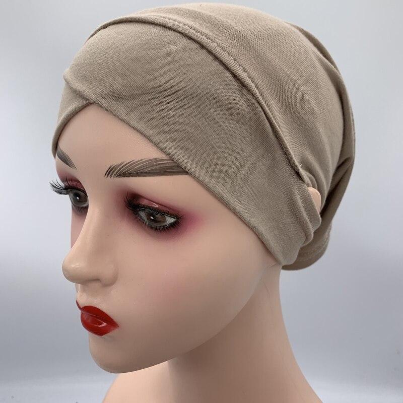 Хлопковые трикотажные шапочки под хиджаб с отверстием для уха хаки — фото 12
