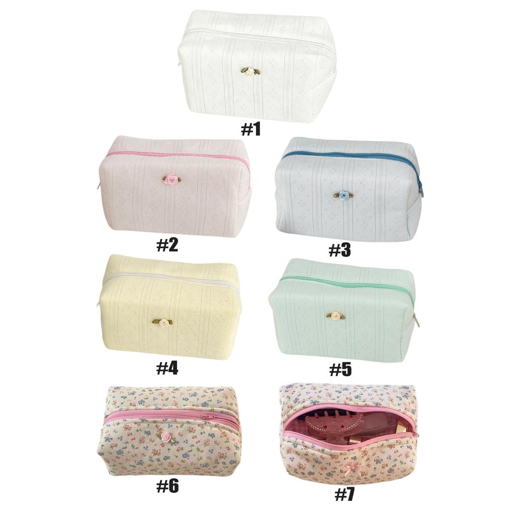 Roses Print Cosmetic Bag Zipper Closure Stylish Storage Bags Portable Organizer for Shopping And Outdoor Family Outings