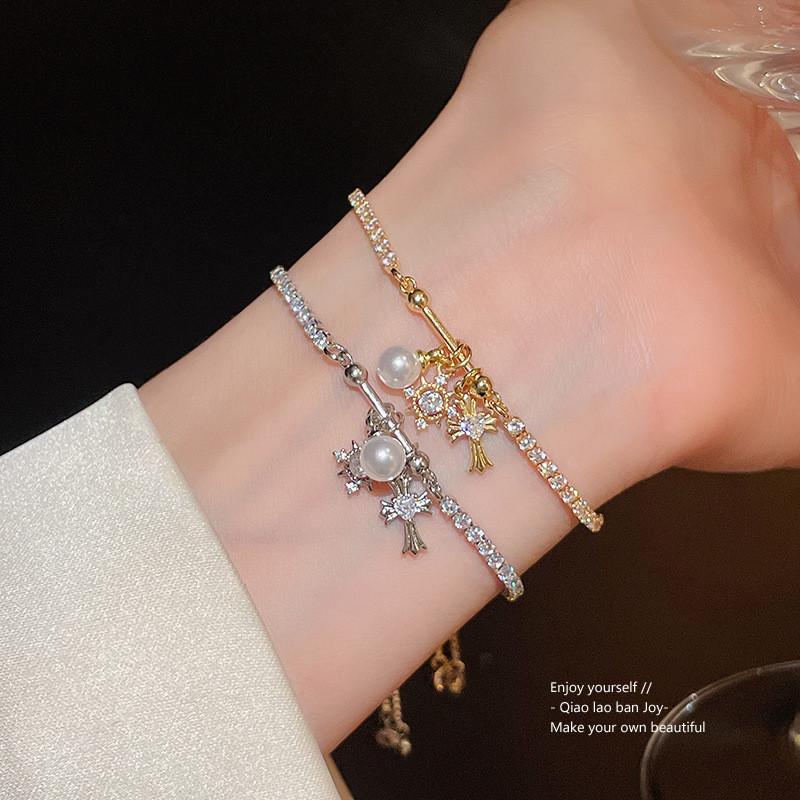 Pulseira Ajustável com Pingente de Cruz para Mulheres com Enfeites de Zircônia Joia da Moda Tendência Presente