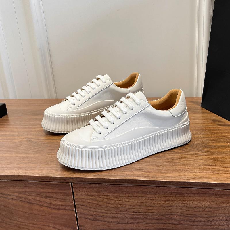 Biscuit shoes women's 2025 new spring and summer casual inner height increase thick-soled sports style muffin little white shoes women sticker leather