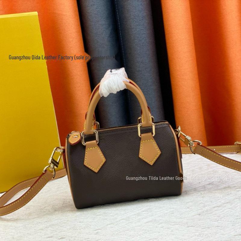 "Classic Floral Logo Shoulder/Crossbody Handbag - Trendy & Versatile Design"