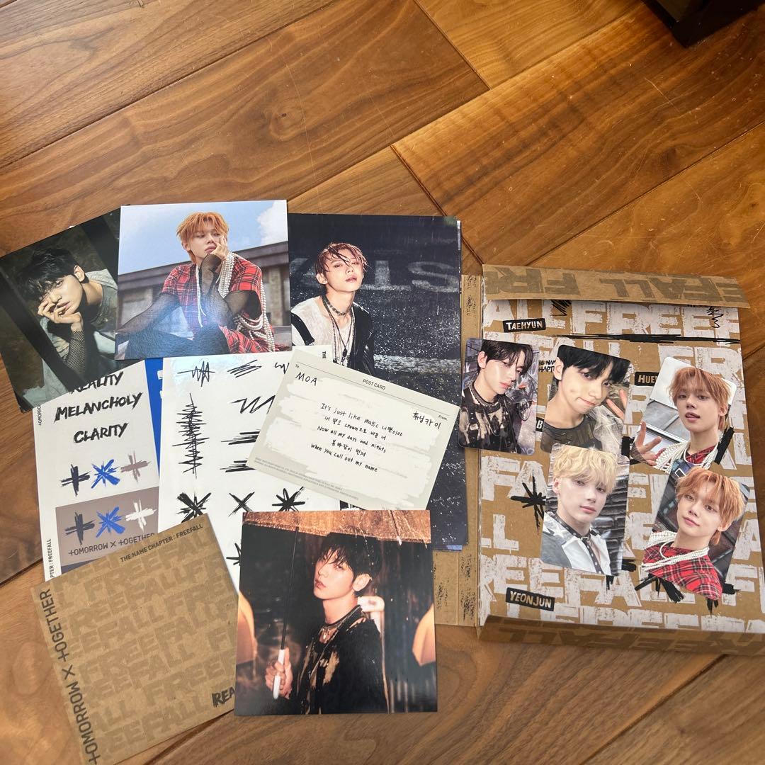 

[USED] TOMORROW X TOGETHER FREEFALL (with photocard)