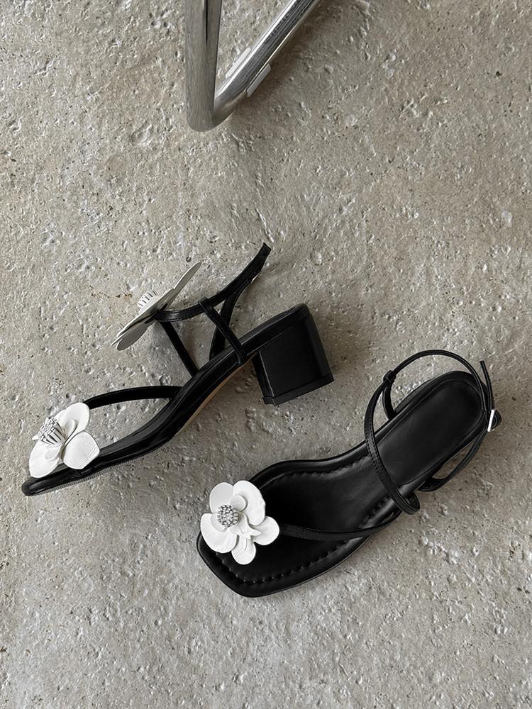 

Factory direct supply, square head thick heel flower sandals women s 2025 summer temperament elegant high heel with sandals 39