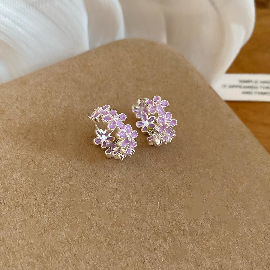 Seaside vacation wind gradual change oil painting wind petal stud earrings small fresh sweet earrings light luxury niche high sense earrings