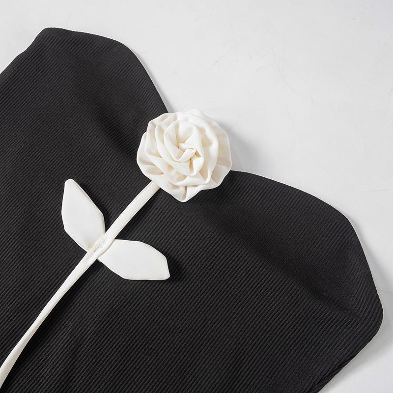 Women's Fashion Three-dimensional Flower Decoration Sexy Spice Girl Style Short Plunge Top